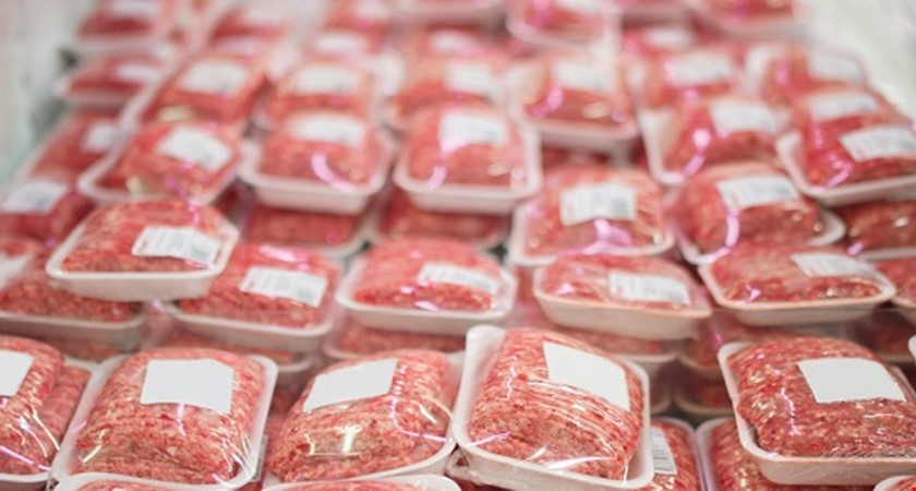 Blízko SAPY našli veterináři 2,3 tuny masa v nelegálním skladu