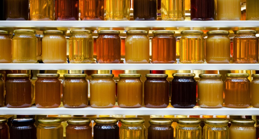 V Praze nabízel prodejce med od Pošumavských včeliček z Číny