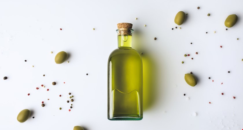 Hon na Žluté zlato: sojový olej s chlorofylel byl vydávaný za olivový