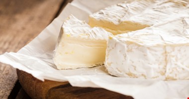 Čína zakázala dovoz měkkých plísňových sýrů. K důvodům země mlčí